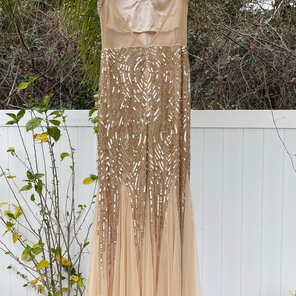 Gold Sequence Chiffons long dress - Picture 4 of 5